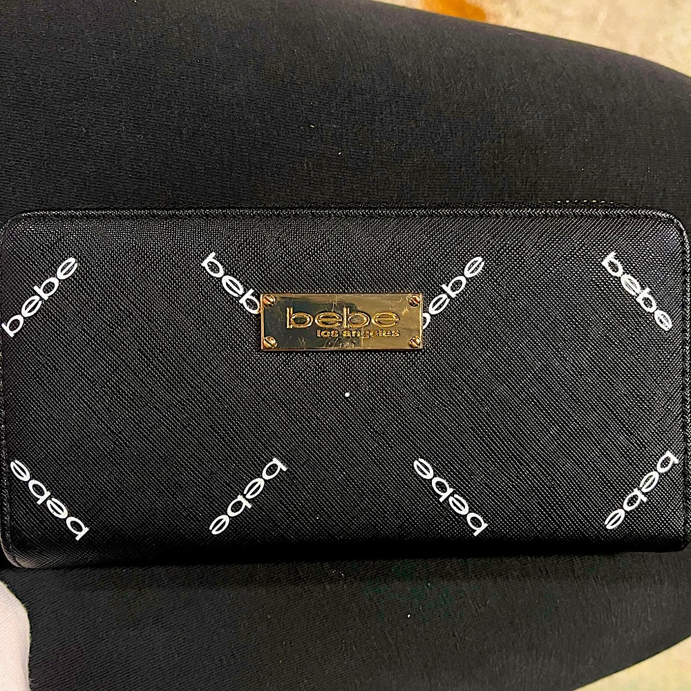 Black baby brand zip up wallet